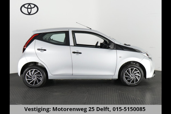 Toyota Aygo 1.0 VVT-i X SILVERLINE FUN CARPLAY NAVI AIRCO.5 DRS .GARANTIE TOT 2031 !