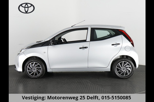 Toyota Aygo 1.0 VVT-i X SILVERLINE FUN CARPLAY NAVI AIRCO.5 DRS .GARANTIE TOT 2031 !