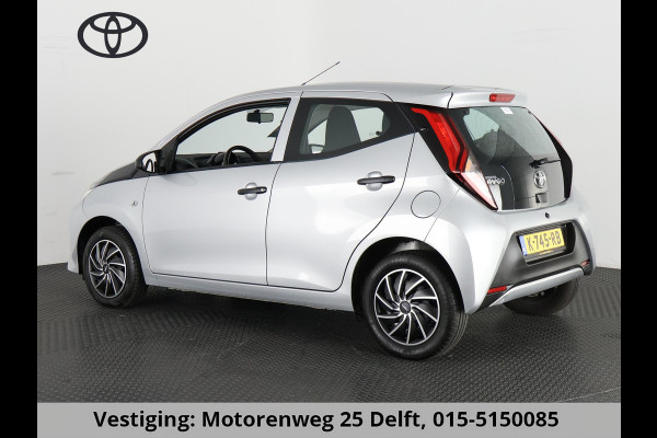 Toyota Aygo 1.0 VVT-i X SILVERLINE FUN CARPLAY NAVI AIRCO.5 DRS .GARANTIE TOT 2031 !
