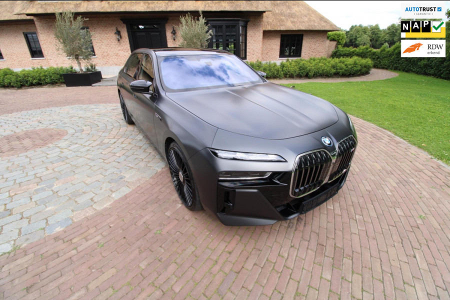 BMW i7 M70 | Fabrieksgarantie 6 jaar| 22 inch | FULL OPTION|NWSTAAT.| Glasscoating|