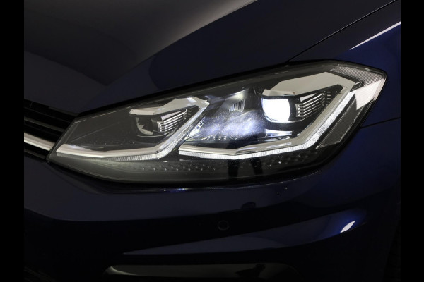 Volkswagen GOLF Variant 1.5 TSI Highline Business R 150 pk Automaat | Navigatie | Parkeersensoren | Achteruitrijcamera | Adaptieve cruise control | R-Line |