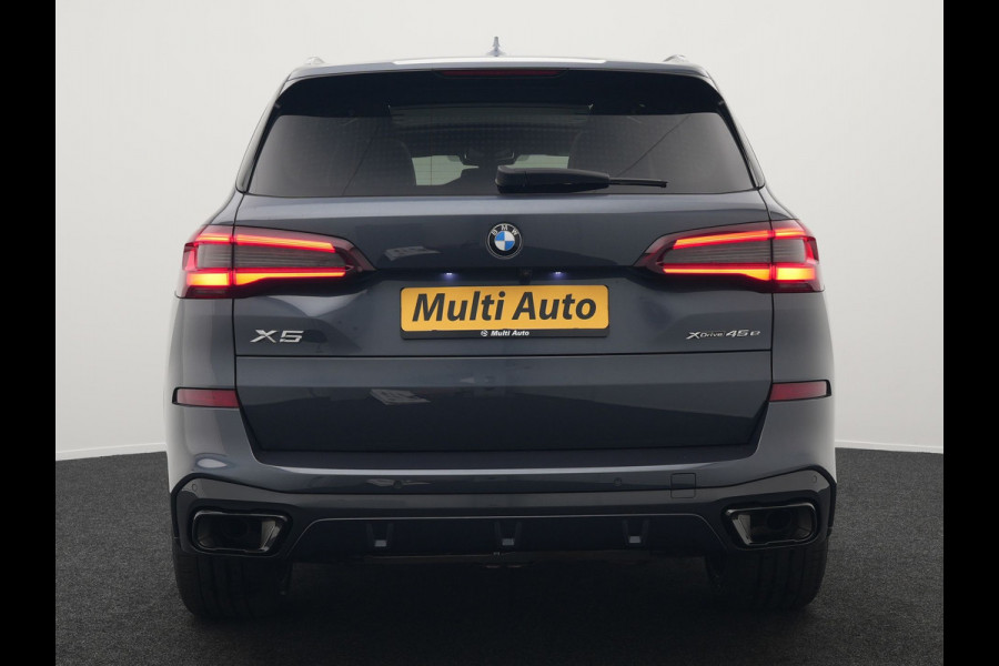 BMW X5 xDrive45e M Sport Plug in Hybrid 394pk PHEV | Trekhaak Af Fabriek | Panodak | Luchtvering | Adaptive Cruise | 360 Camera | M Sportstuur | Sfeerverlichting | Apple Carplay | Lederen Sporstoelen Memory & Verwarmd | Navigatie | DAB |