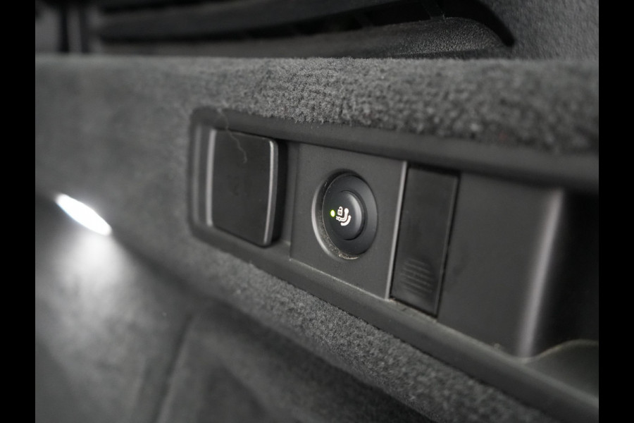 BMW X5 xDrive45e M Sport Plug in Hybrid 394pk PHEV | Trekhaak Af Fabriek | Panodak | Luchtvering | Adaptive Cruise | 360 Camera | M Sportstuur | Sfeerverlichting | Apple Carplay | Lederen Sporstoelen Memory & Verwarmd | Navigatie | DAB |