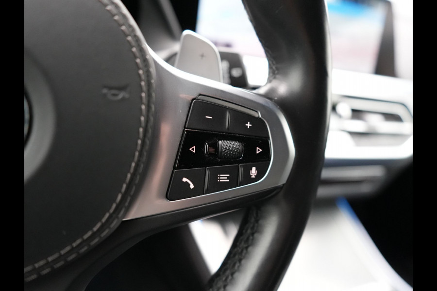 BMW X5 xDrive45e M Sport Plug in Hybrid 394pk PHEV | Trekhaak Af Fabriek | Panodak | Luchtvering | Adaptive Cruise | 360 Camera | M Sportstuur | Sfeerverlichting | Apple Carplay | Lederen Sporstoelen Memory & Verwarmd | Navigatie | DAB |