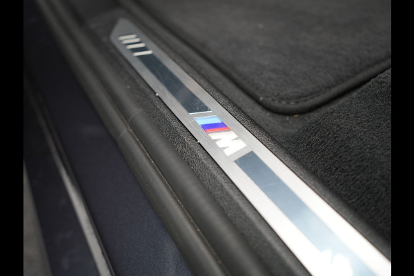 BMW X5 xDrive45e M Sport Plug in Hybrid 394pk PHEV | Trekhaak Af Fabriek | Panodak | Luchtvering | Adaptive Cruise | 360 Camera | M Sportstuur | Sfeerverlichting | Apple Carplay | Lederen Sporstoelen Memory & Verwarmd | Navigatie | DAB |