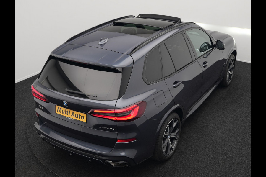 BMW X5 xDrive45e M Sport Plug in Hybrid 394pk PHEV | Trekhaak Af Fabriek | Panodak | Luchtvering | Adaptive Cruise | 360 Camera | M Sportstuur | Sfeerverlichting | Apple Carplay | Lederen Sporstoelen Memory & Verwarmd | Navigatie | DAB |