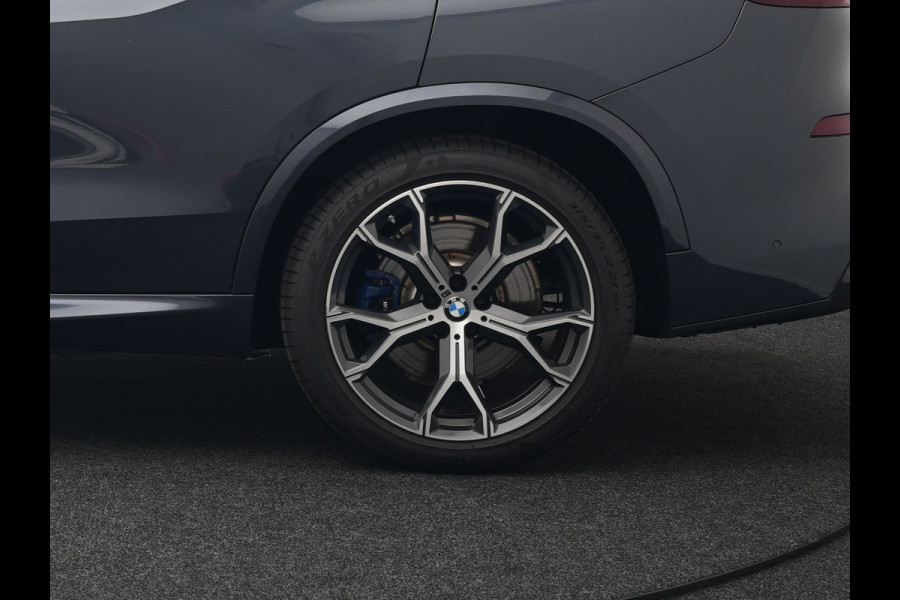 BMW X5 xDrive45e M Sport Plug in Hybrid 394pk PHEV | Trekhaak Af Fabriek | Panodak | Luchtvering | Adaptive Cruise | 360 Camera | M Sportstuur | Sfeerverlichting | Apple Carplay | Lederen Sporstoelen Memory & Verwarmd | Navigatie | DAB |