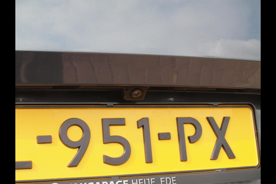 Škoda ENYAQ iV 80 | Panoramadak | Warmtepomp | Camera | Matrix LED koplampen | NL-Auto |