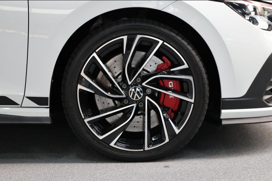 Volkswagen Golf 2.0 TSI GTI Clubsport 301+PK LED+IQ/PANO/HALF LEER+ALCANTARA+S.VERWARMING/19"/CAM/LINE/ACC/ECC/12 MND GARANTIE!