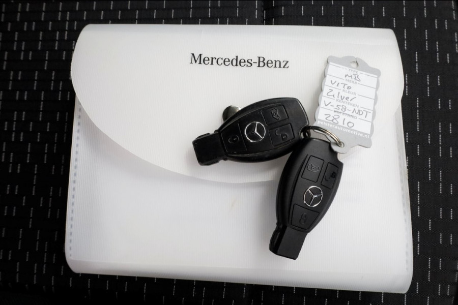 Mercedes-Benz Vito 114 CDI 136pk Compact 9G Automaat 2x Schuifdeur/LED/Camera/Navi/Inrichting 05-2022