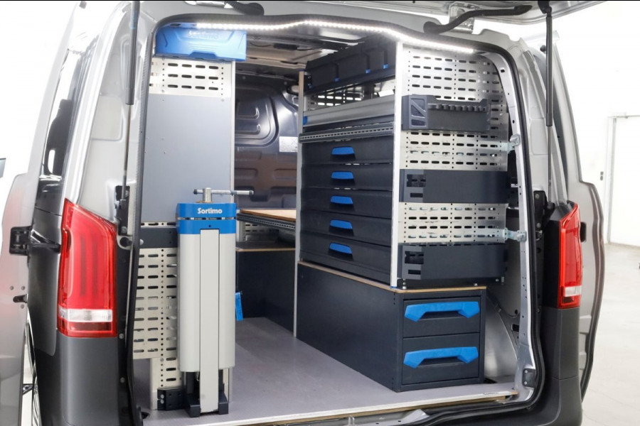 Mercedes-Benz Vito 114 CDI 136pk Compact 9G Automaat 2x Schuifdeur/LED/Camera/Navi/Inrichting 05-2022