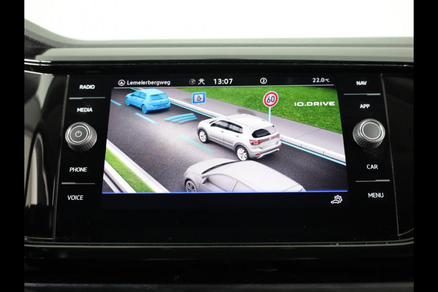 Volkswagen T-Cross 1.0 TSI Style 110 pk Automaat (DSG) | Verlengde garantie | Navigatie | Parkeersensoren | Achteruitrijcamera | Adaptieve cruise control | Stoelverwarming |