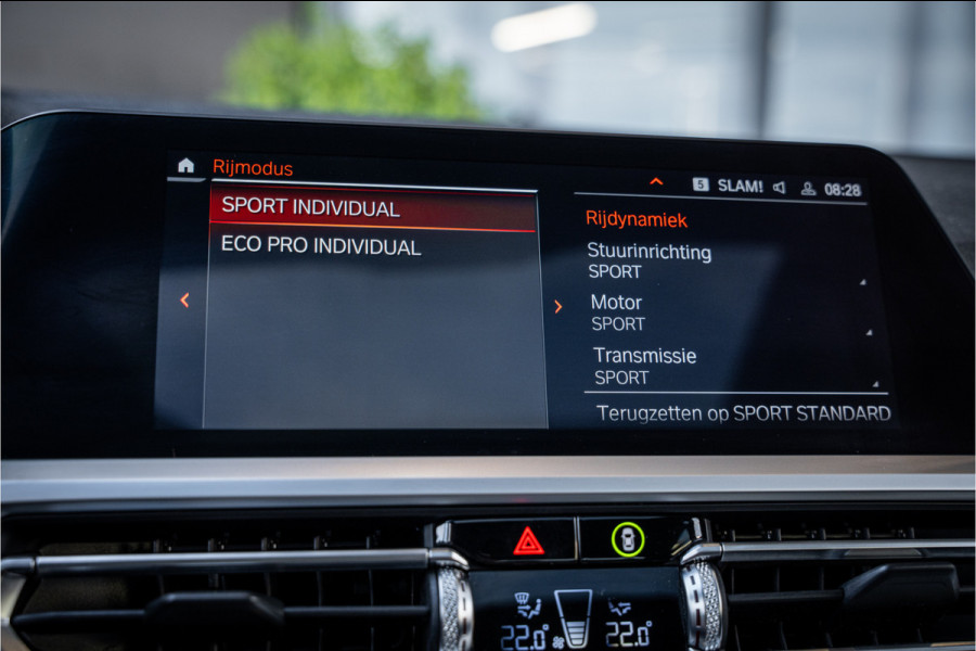 BMW 3-serie 330i M-Sport Panorama | H/K | ACC | HUD | Dravit Grau