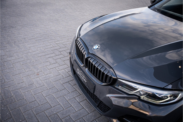 BMW 3-serie 330i M-Sport Panorama | H/K | ACC | HUD | Dravit Grau