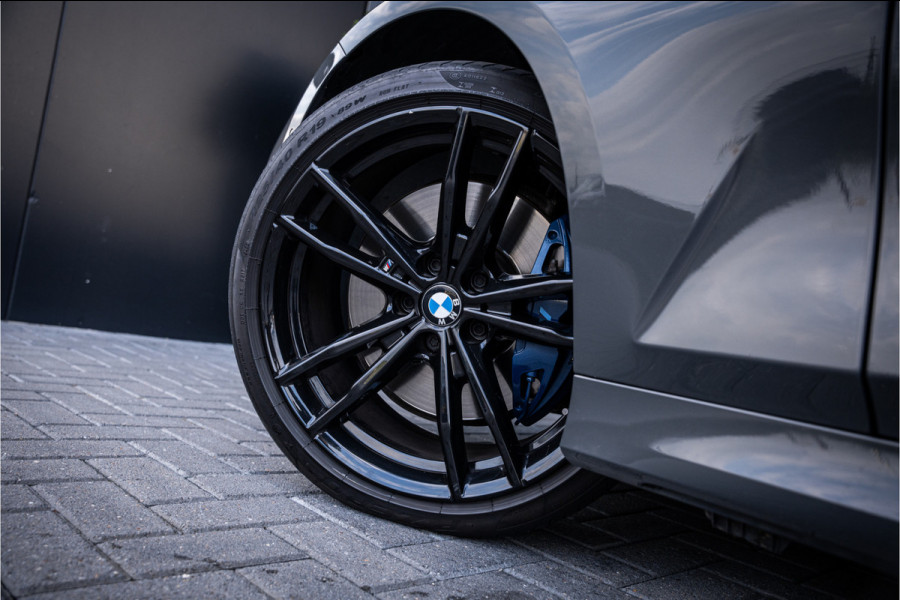 BMW 3-serie 330i M-Sport Panorama | H/K | ACC | HUD | Dravit Grau