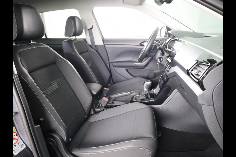 Volkswagen T-Cross 1.0 TSI Style 110 pk Automaat (DSG) | Verlengde garantie | Navigatie | Parkeersensoren | Achteruitrijcamera | Adaptieve cruise control | Stoelverwarming |