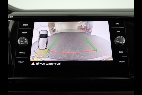 Volkswagen T-Cross 1.0 TSI Style 110 pk Automaat (DSG) | Verlengde garantie | Navigatie | Parkeersensoren | Achteruitrijcamera | Adaptieve cruise control | Stoelverwarming |