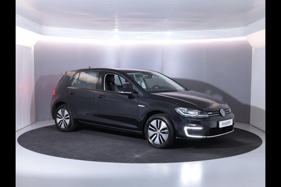 Volkswagen e-Golf E-DITION 136 pk | Navigatie | Parkeersensoren | Adaptieve cruise control | Autom. airco | LED koplampen |