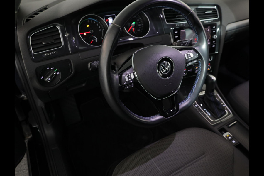 Volkswagen e-Golf E-DITION 136 pk | Navigatie | Parkeersensoren | Adaptieve cruise control | Autom. airco | LED koplampen |