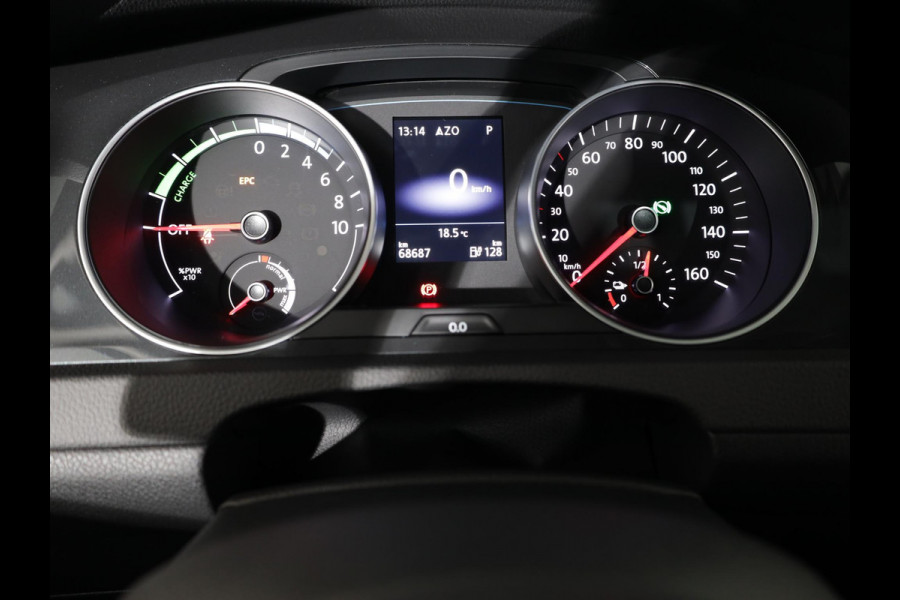 Volkswagen e-Golf E-DITION 136 pk | Navigatie | Parkeersensoren | Adaptieve cruise control | Autom. airco | LED koplampen |