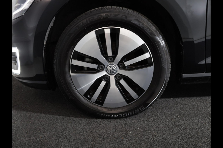 Volkswagen e-Golf E-DITION 136 pk | Navigatie | Parkeersensoren | Adaptieve cruise control | Autom. airco | LED koplampen |