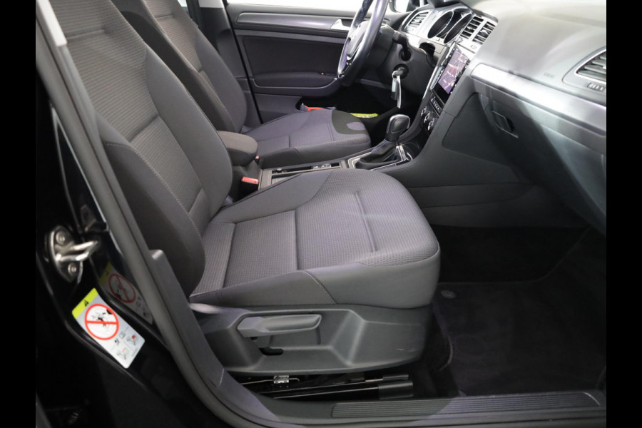 Volkswagen e-Golf E-DITION 136 pk | Navigatie | Parkeersensoren | Adaptieve cruise control | Autom. airco | LED koplampen |