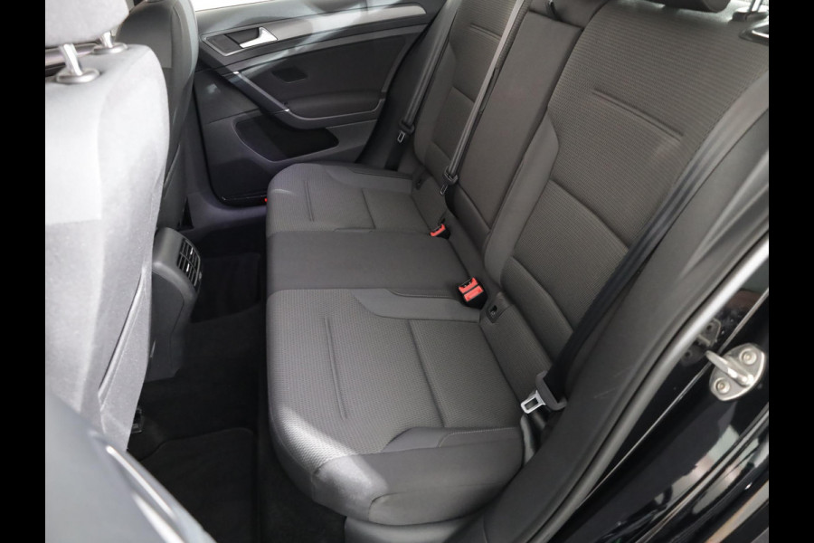 Volkswagen e-Golf E-DITION 136 pk | Navigatie | Parkeersensoren | Adaptieve cruise control | Autom. airco | LED koplampen |