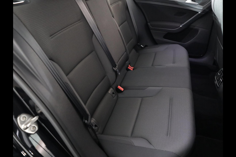 Volkswagen e-Golf E-DITION 136 pk | Navigatie | Parkeersensoren | Adaptieve cruise control | Autom. airco | LED koplampen |