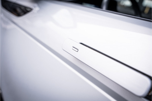 Land Rover Range Rover Evoque 1.5 P300e AWD R-Dynamic SE - Panorama | Meridian | Memory | 360 Camera | Keyless