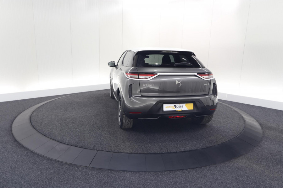 DS DS 3 Crossback 50 kwh e-Tense So Chic | Camera | Dodehoekdetectie | Head-Up Display | Apple Carplay | Stoelverwarming DS DS 3 Crossback 50 kwh e-Tense So Chic | Camera | Dodehoekdetectie | Head-Up Display | Apple Carplay | Stoelverwarming