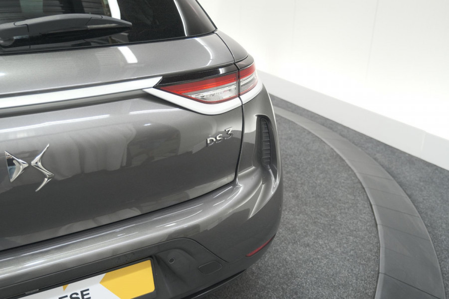 DS DS 3 Crossback 50 kwh e-Tense So Chic | Camera | Dodehoekdetectie | Head-Up Display | Apple Carplay | Stoelverwarming DS DS 3 Crossback 50 kwh e-Tense So Chic | Camera | Dodehoekdetectie | Head-Up Display | Apple Carplay | Stoelverwarming