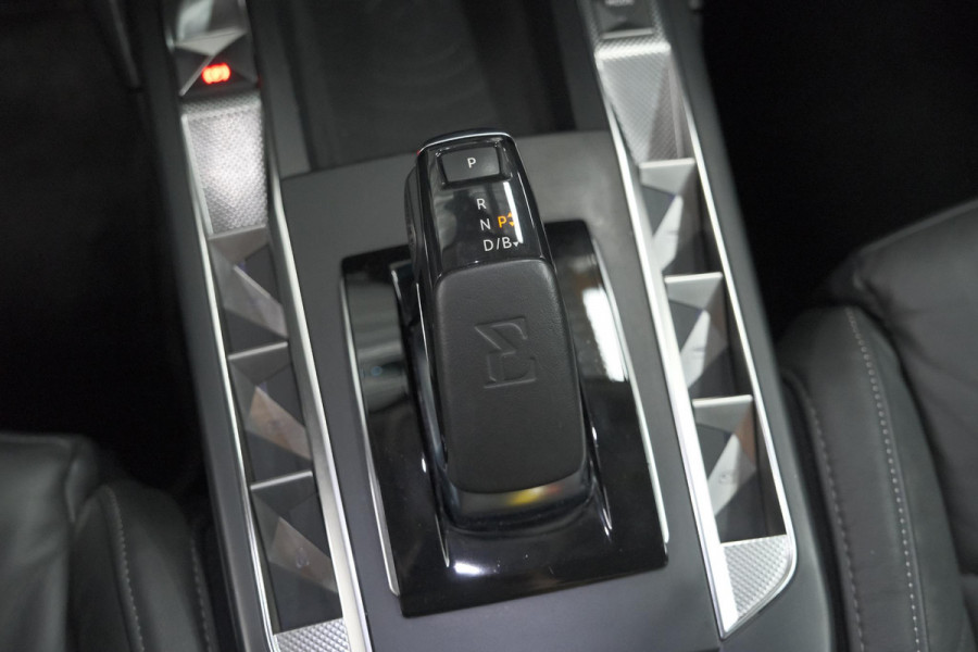 DS DS 3 Crossback 50 kwh e-Tense So Chic | Camera | Dodehoekdetectie | Head-Up Display | Apple Carplay | Stoelverwarming DS DS 3 Crossback 50 kwh e-Tense So Chic | Camera | Dodehoekdetectie | Head-Up Display | Apple Carplay | Stoelverwarming