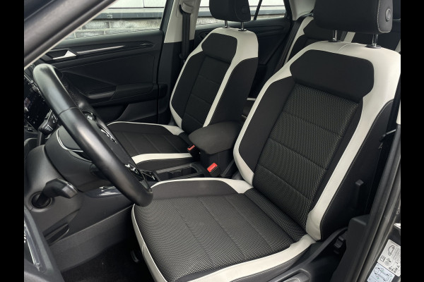 Volkswagen T-Roc 1.5 TSI Sport LED | Trekhaak | Carplay | Camera | Virtual Cockpit | PDC