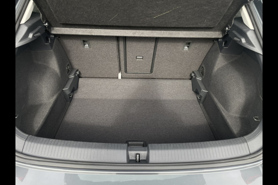 Volkswagen T-Roc 1.5 TSI Sport LED | Trekhaak | Carplay | Camera | Virtual Cockpit | PDC