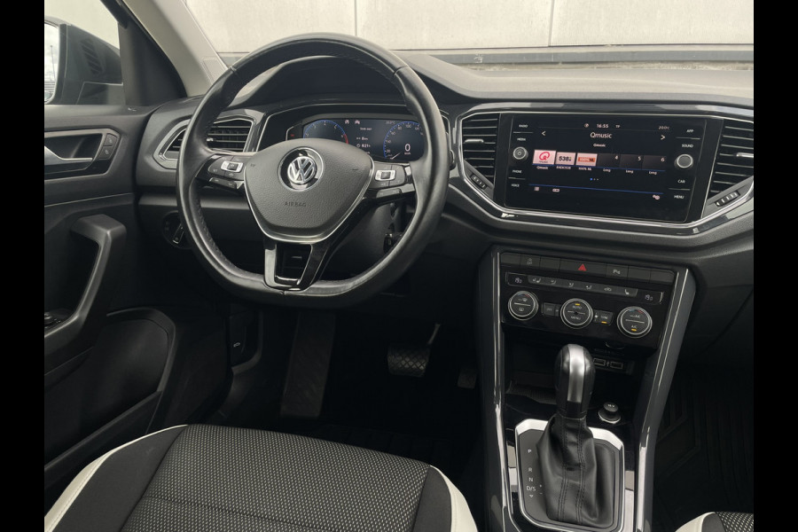Volkswagen T-Roc 1.5 TSI Sport LED | Trekhaak | Carplay | Camera | Virtual Cockpit | PDC