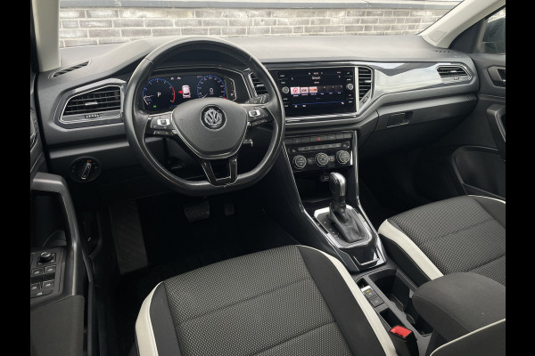 Volkswagen T-Roc 1.5 TSI Sport LED | Trekhaak | Carplay | Camera | Virtual Cockpit | PDC