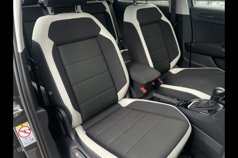 Volkswagen T-Roc 1.5 TSI Sport LED | Trekhaak | Carplay | Camera | Virtual Cockpit | PDC