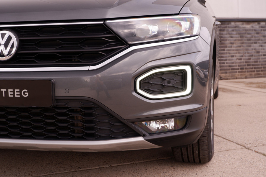 Volkswagen T-Roc 1.5 TSI Sport LED | Trekhaak | Carplay | Camera | Virtual Cockpit | PDC