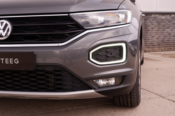 Volkswagen T-Roc 1.5 TSI Sport LED | Trekhaak | Carplay | Camera | Virtual Cockpit | PDC