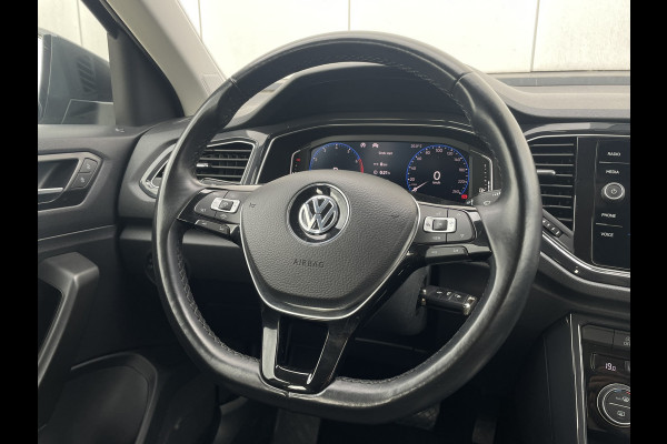 Volkswagen T-Roc 1.5 TSI Sport LED | Trekhaak | Carplay | Camera | Virtual Cockpit | PDC