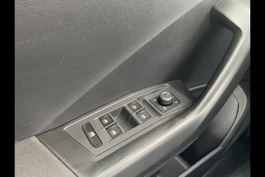 Volkswagen T-Roc 1.5 TSI Sport LED | Trekhaak | Carplay | Camera | Virtual Cockpit | PDC