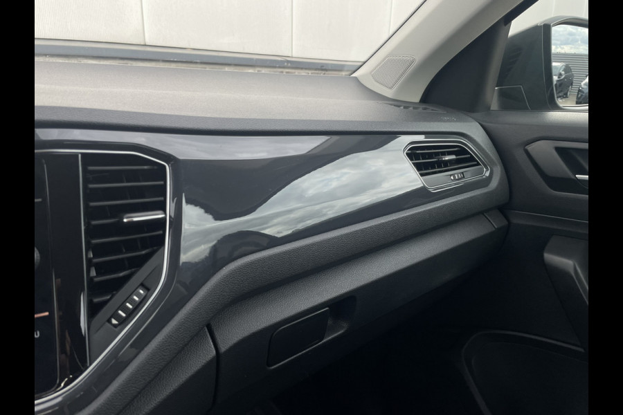 Volkswagen T-Roc 1.5 TSI Sport LED | Trekhaak | Carplay | Camera | Virtual Cockpit | PDC