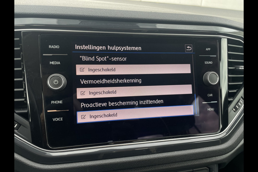 Volkswagen T-Roc 1.5 TSI Sport LED | Trekhaak | Carplay | Camera | Virtual Cockpit | PDC