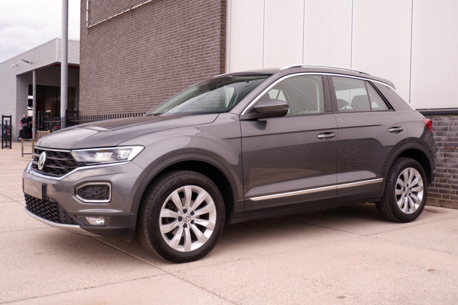 Volkswagen T-Roc 1.5 TSI Sport LED | Trekhaak | Carplay | Camera | Virtual Cockpit | PDC
