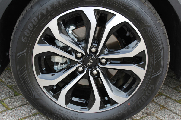 Ford Puma 1.0-125 pk EcoBoost Mild-Hybrid Titanium. Nieuw Model ! Fabrieksgarantie t/m 26-03-2029 ! Slechts 4.000km ! Stoel-, stuur- en voorraamverwarming, Side- en Lane assist, Adaptieve cruise control, Trekhaak afneembaar, LM wielen, Navigatie, telefoonvoorb.