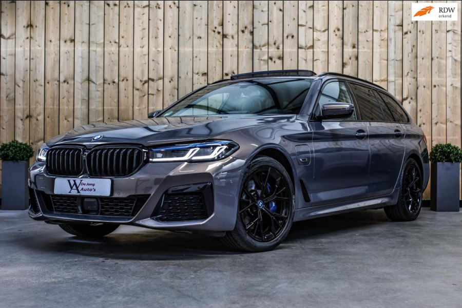 BMW 5 Serie Touring 530e xDrive M-Sport *Pano*Laser*Camera*Head-Up*Trekhaak*