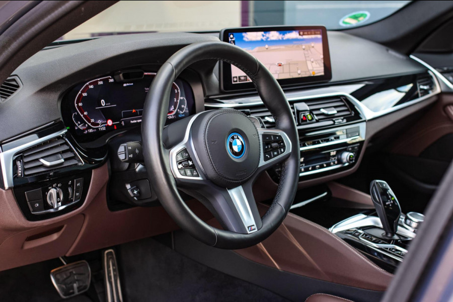 BMW 5 Serie Touring 530e xDrive M-Sport *Pano*Laser*Camera*Head-Up*Trekhaak*