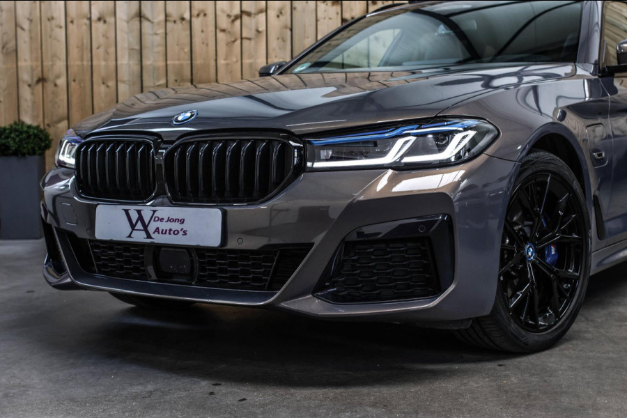 BMW 5 Serie Touring 530e xDrive M-Sport *Pano*Laser*Camera*Head-Up*Trekhaak*