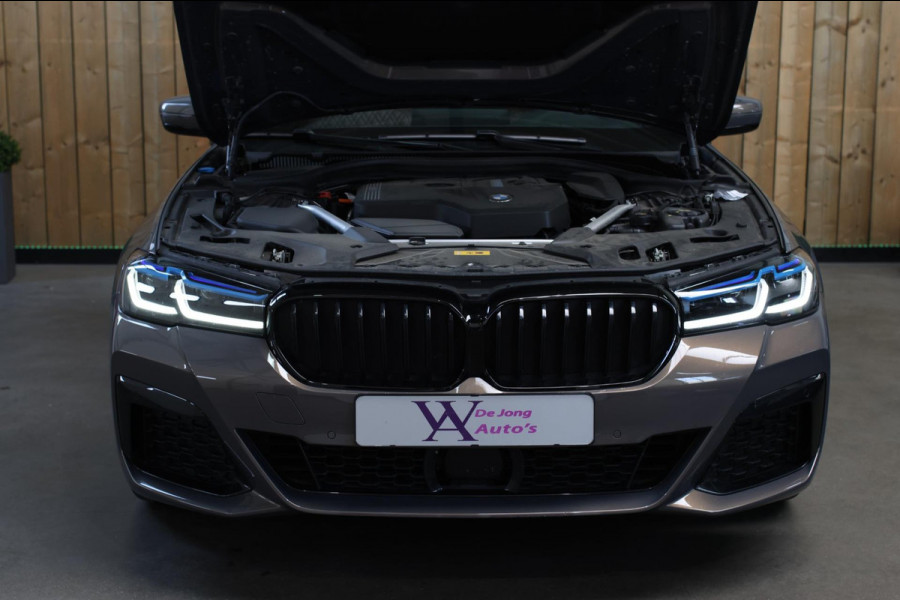 BMW 5 Serie Touring 530e xDrive M-Sport *Pano*Laser*Camera*Head-Up*Trekhaak*