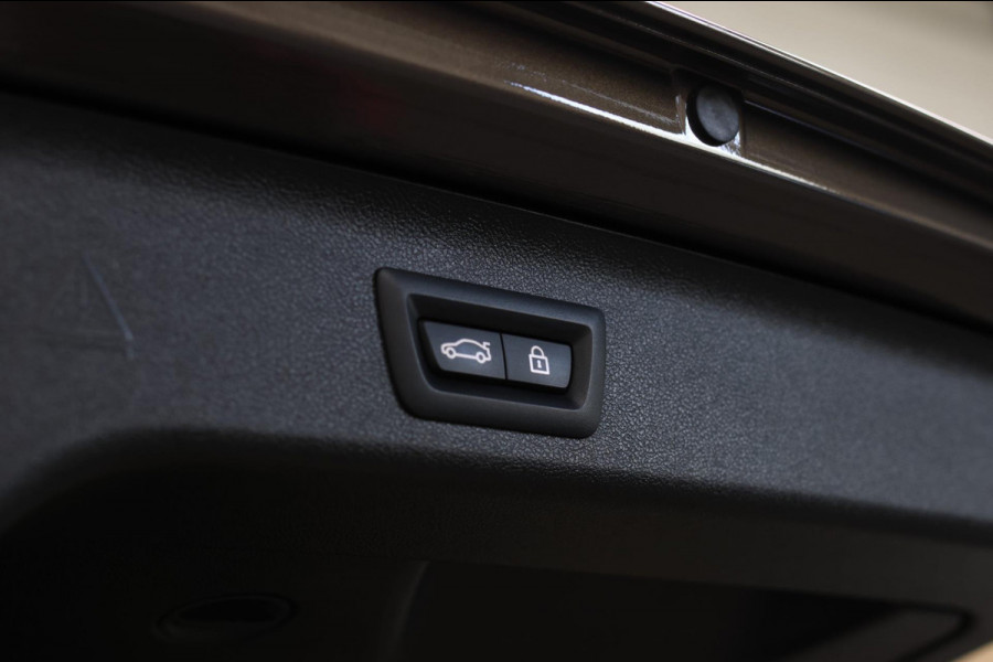 BMW 5 Serie Touring 530e xDrive M-Sport *Pano*Laser*Camera*Head-Up*Trekhaak*